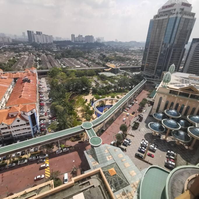 New-Sunwaylagoonfamilysuite-Highest Floor-2-4Pax-Netflix-Balcony-Superfastinternet 페탈링자야 외부 사진