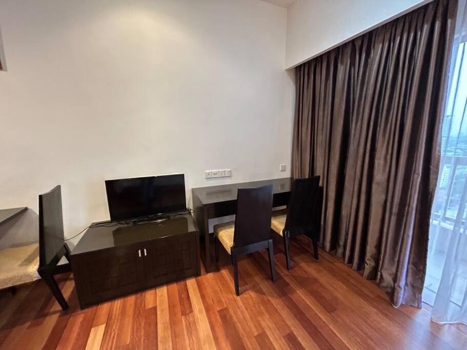 New-Sunwaylagoonfamilysuite-Highest Floor-2-4Pax-Netflix-Balcony-Superfastinternet 페탈링자야 외부 사진